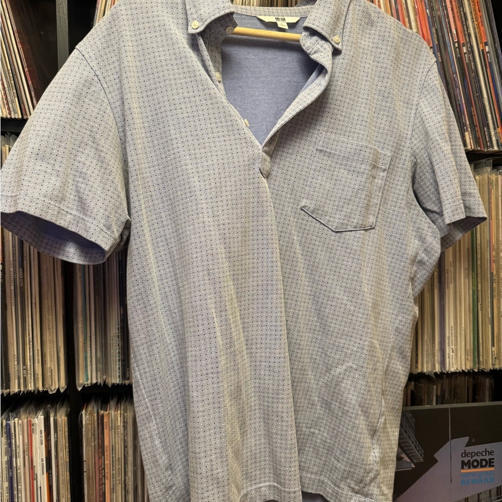 Uniqlo Blue Casual Button Down Shirt Lightweight Cotton